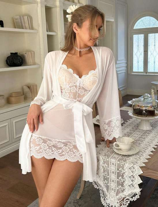 Beyaz Dantelli Robalı Gecelik Takımı İkinci