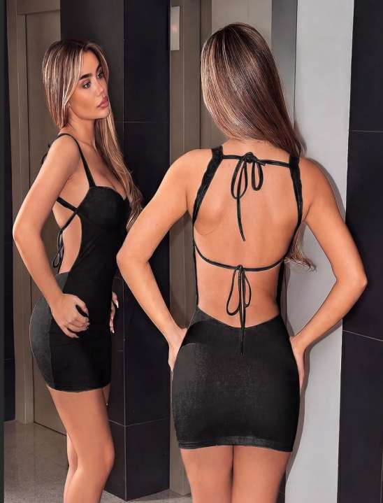 Siyah Sırt Dekolteli Mini Elbise